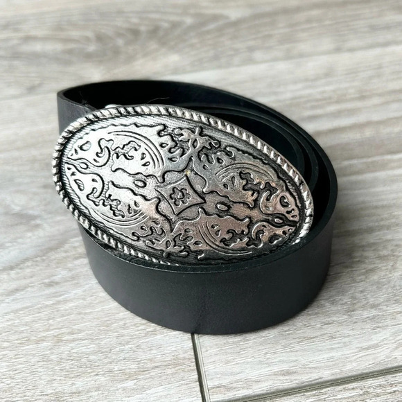 Cleo Black Silver Tone Leather Belt Made in Canada - Picture 2 of 16